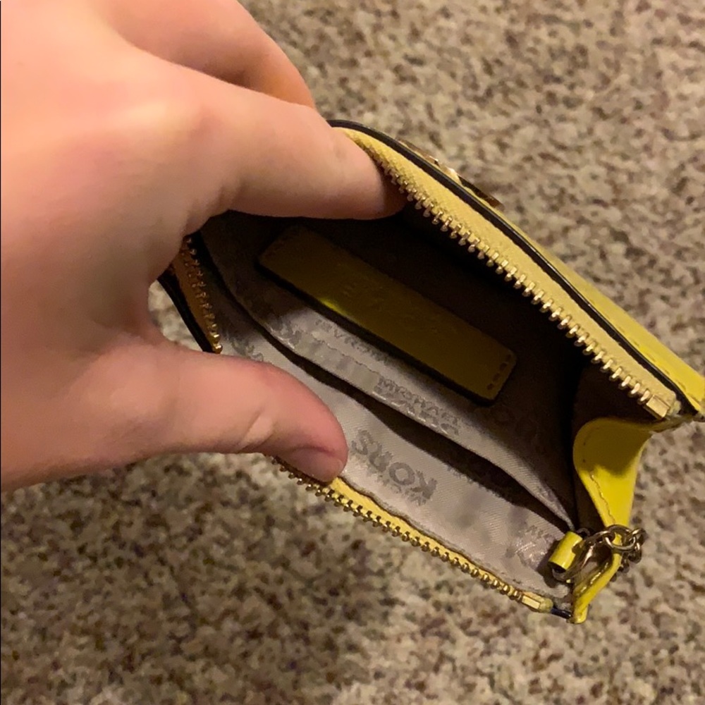 yellow Michael Kors key card wallet - Picture 3 of 3